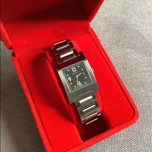 Gorgeous ladies GUCCI stainless steel watch ??? main image 6